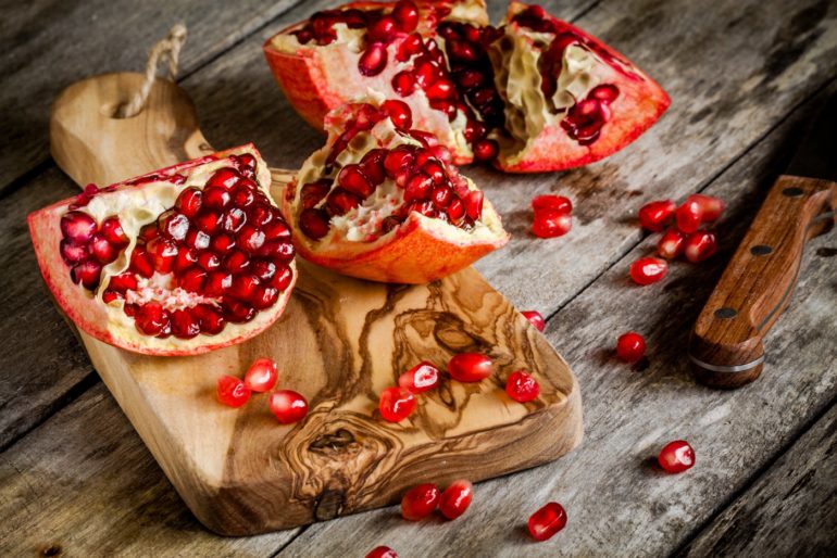 How do you eat a pomegranate?
